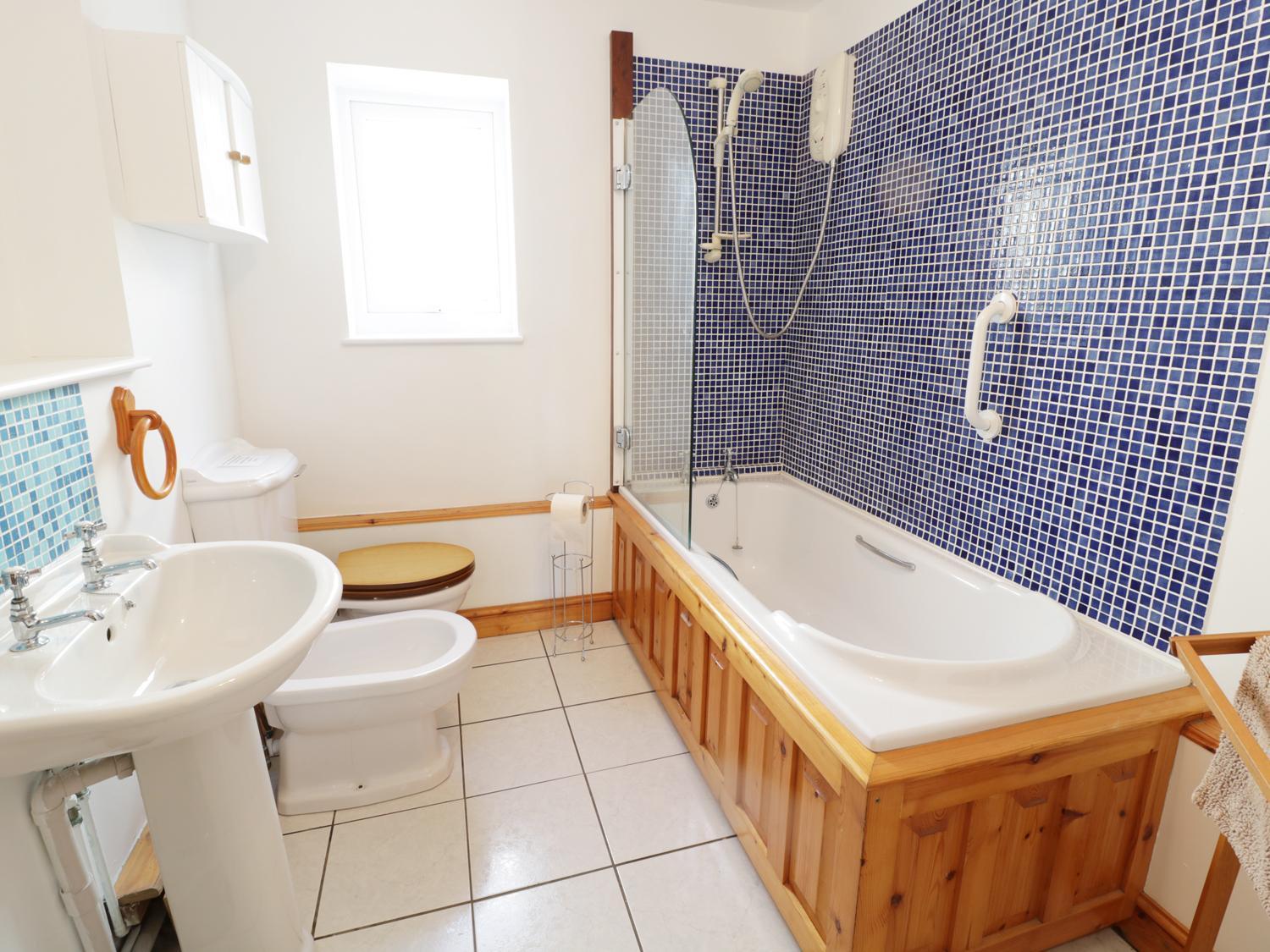 Snowdon View Villa Holyhead Exterior photo